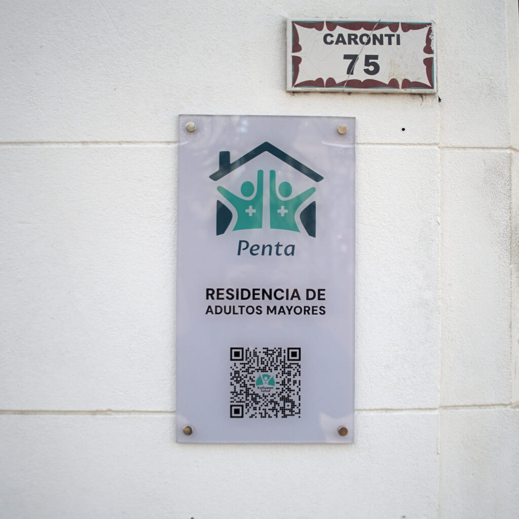 Kelluwen Salud 8 cartel 03 penta geriatrico bahia blanca kelluwen habilitado Kelluwen Salud | Residencias Geriatricas Kelluwen Salud