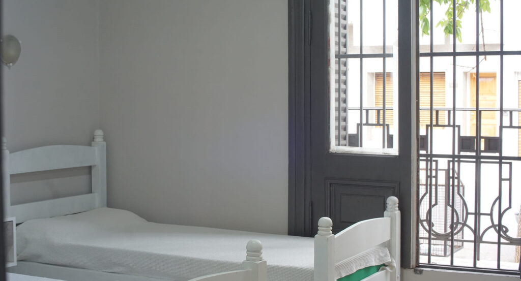 Kelluwen Salud 10 habitacion santa lucia geriatrico bahia blanca kelluwen habilitado Kelluwen Salud | Residencias Geriatricas Kelluwen Salud